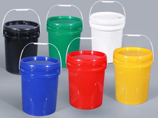 Plastikowe wiadra bez BPA, wysokość 14,5 cali, odporne na promieniowanie UV.
